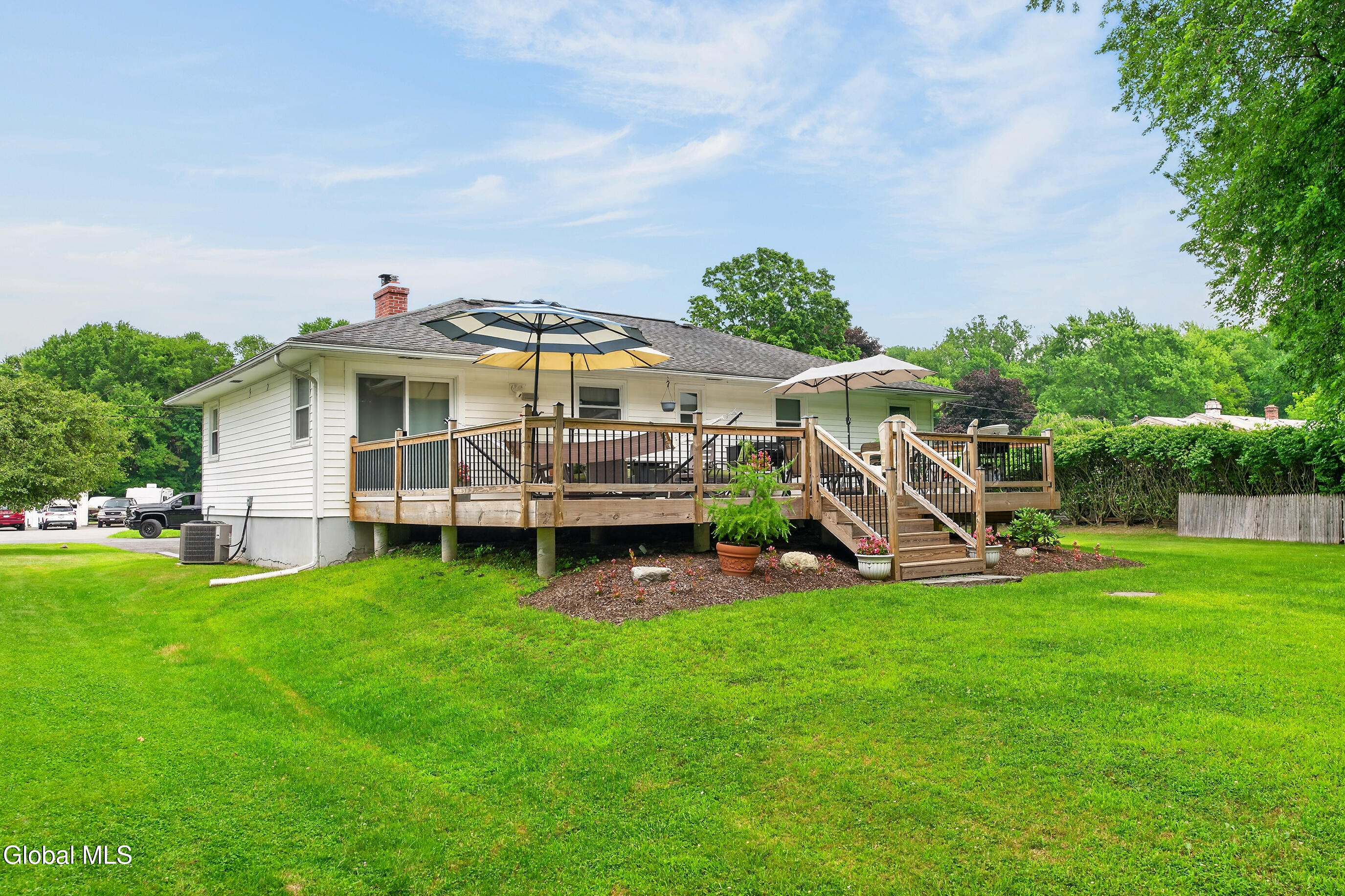 27 Asprion Road Glenmont NY 12077
