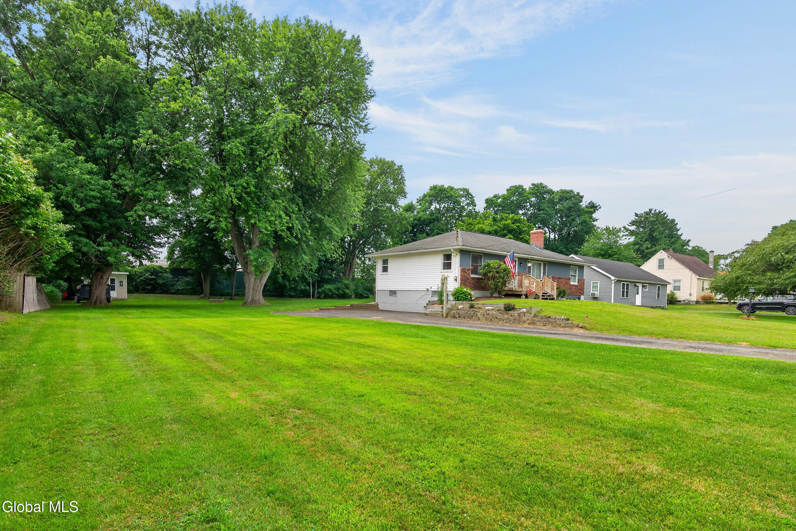 27 Asprion Road Glenmont NY 12077
