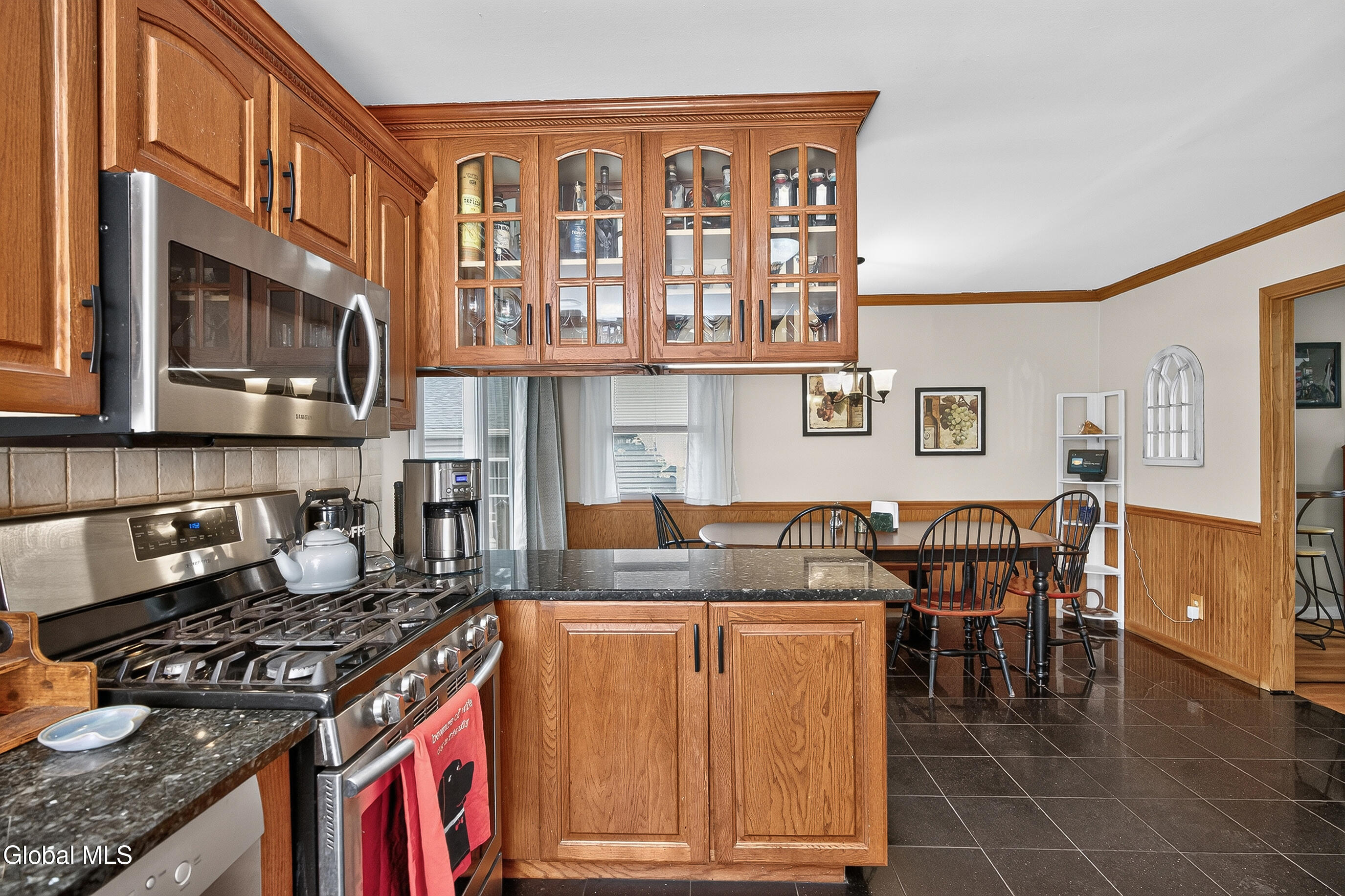 27 Asprion Road Glenmont NY 12077