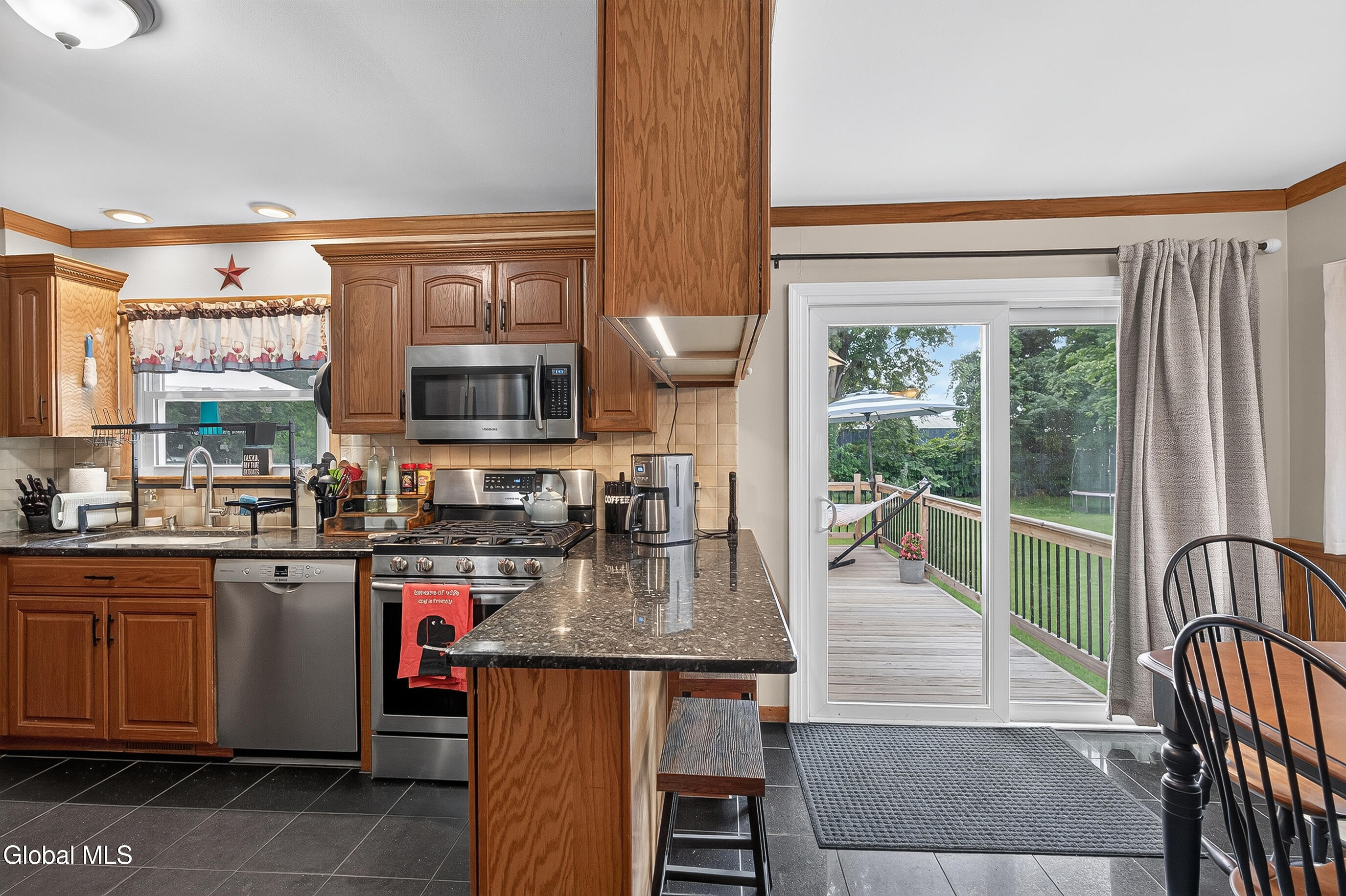 27 Asprion Road Glenmont NY 12077