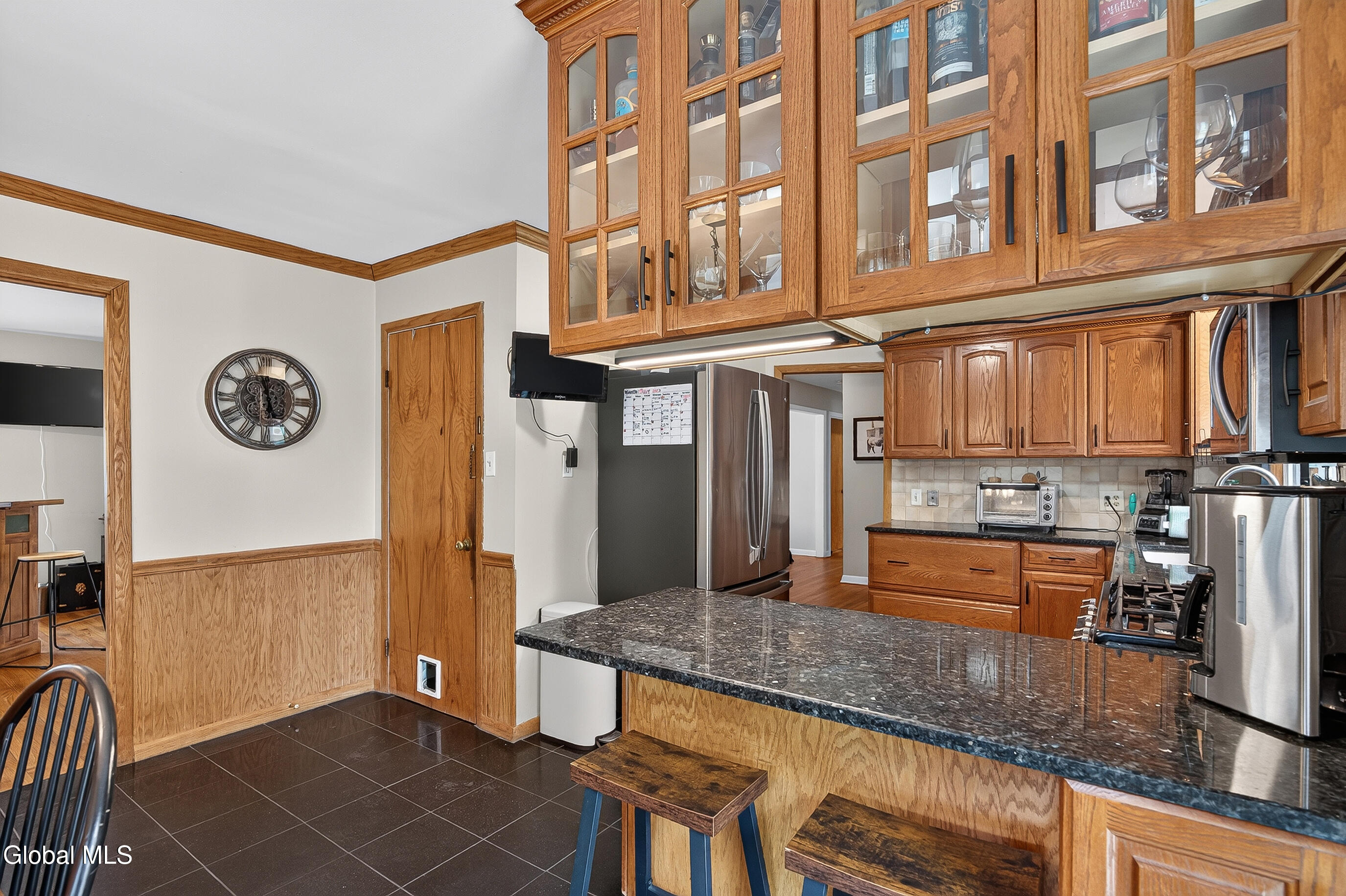 27 Asprion Road Glenmont NY 12077