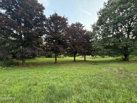 5 Mohican Way Valley Falls NY 12185