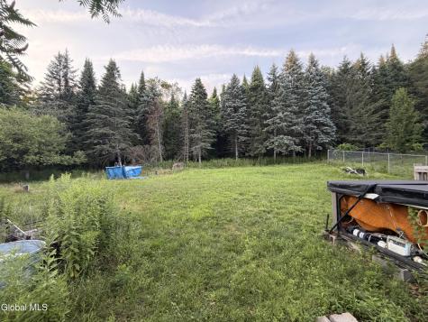 5 Mohican Way Valley Falls NY 12185