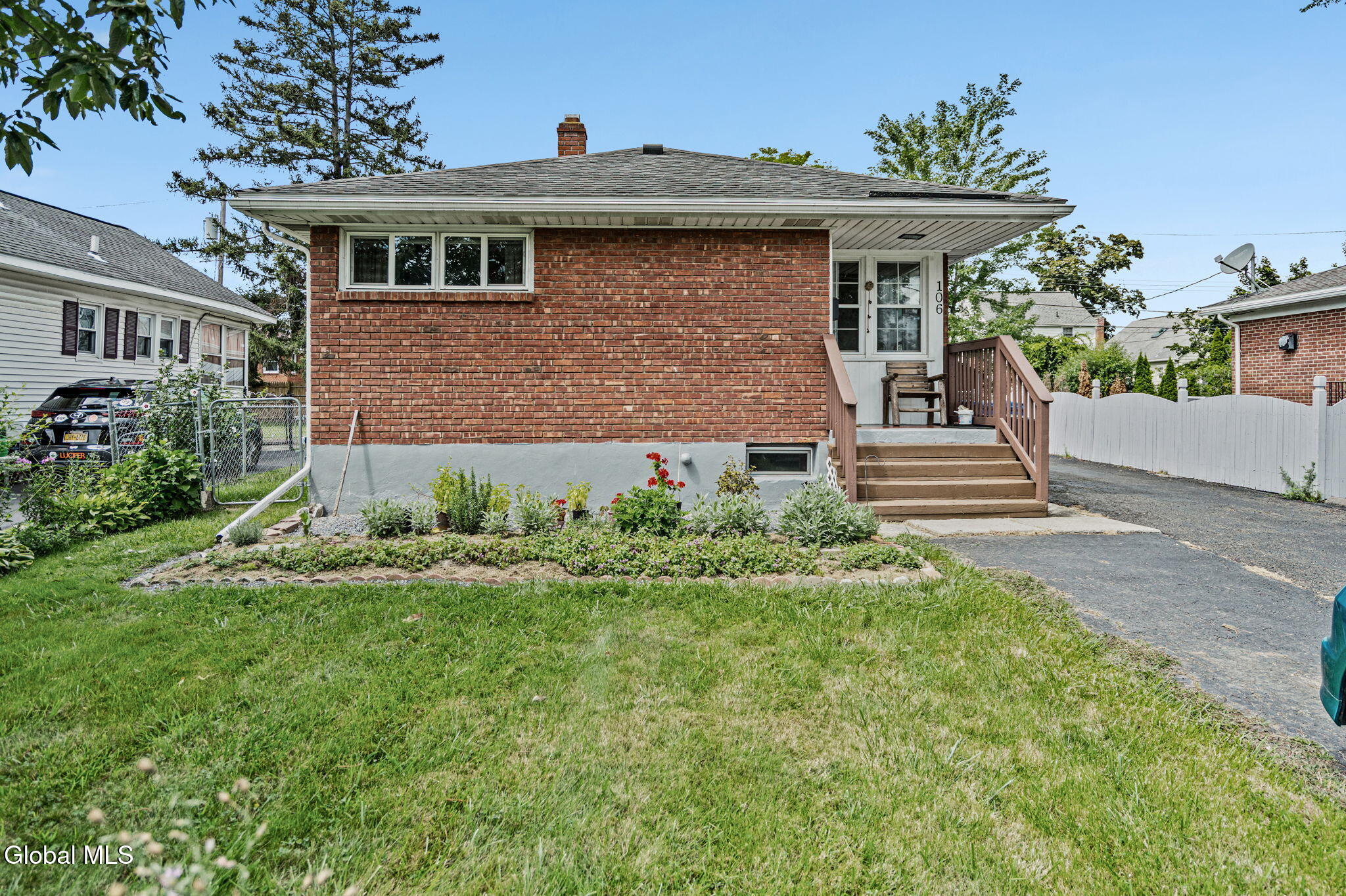 106 Edgecomb Street Albany NY 12209