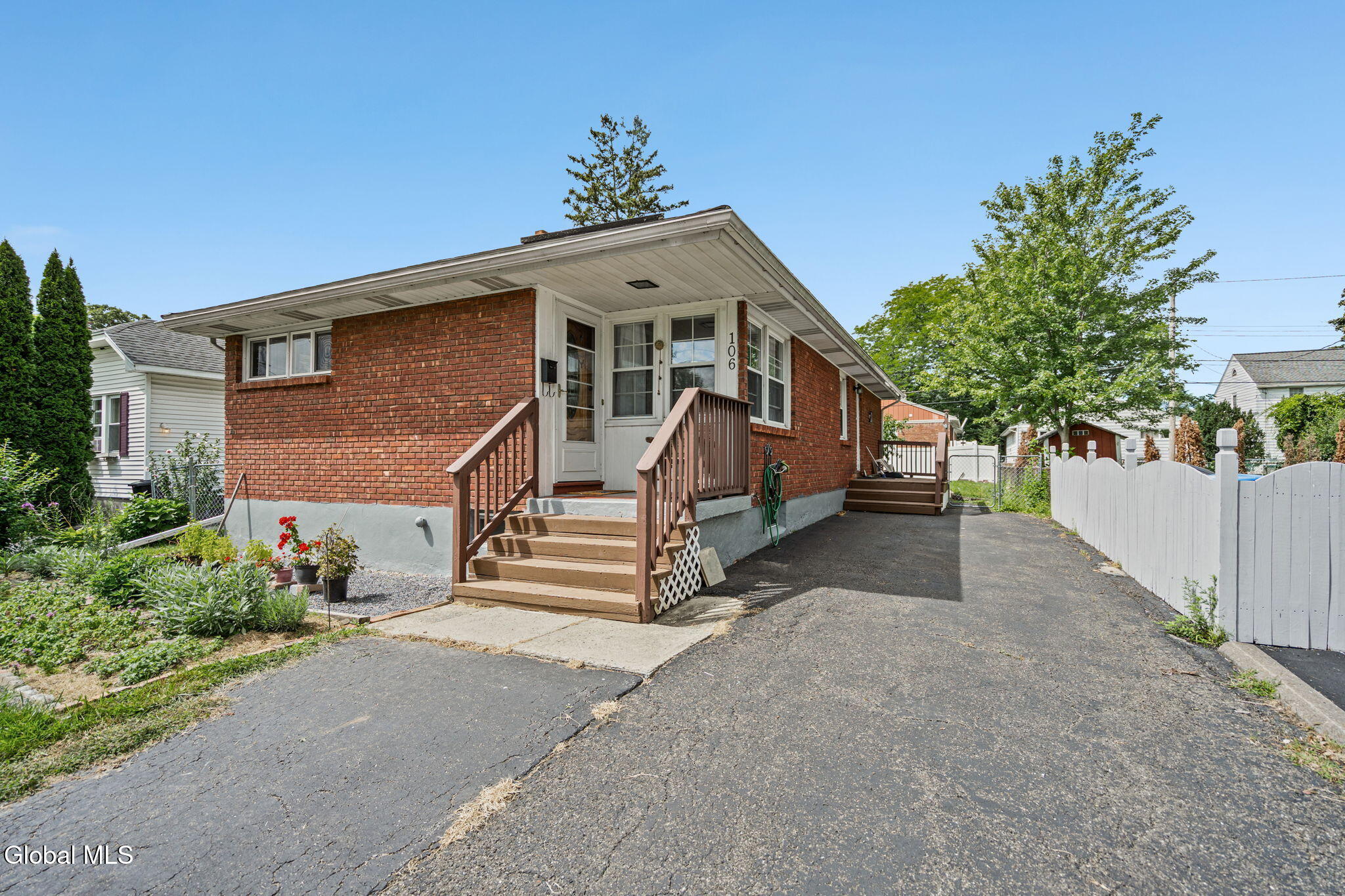 106 Edgecomb Street Albany NY 12209