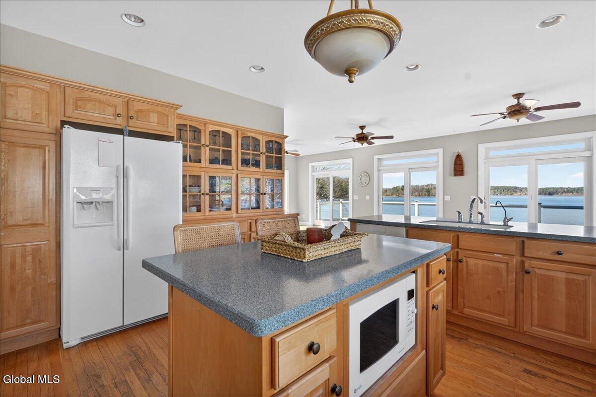 3043 E Shore South Road Hagaman NY 12086