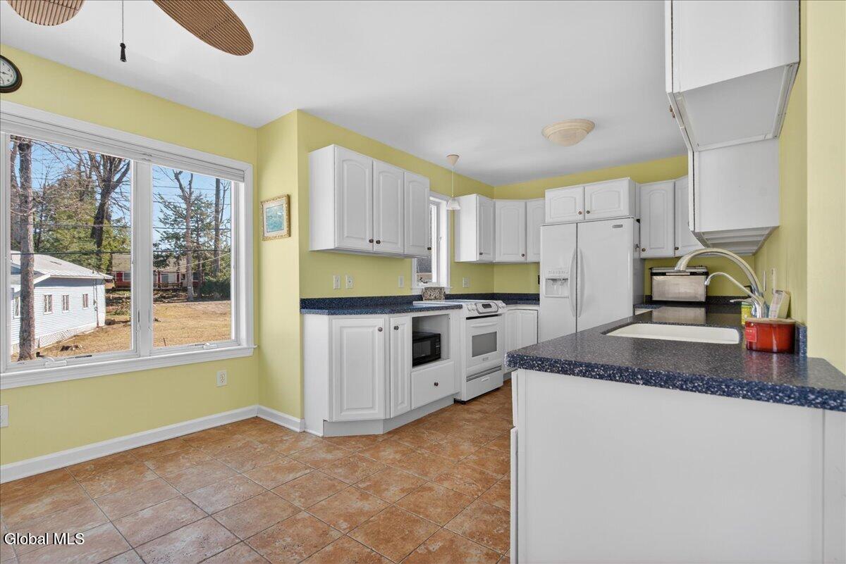 3043 E Shore South Road Hagaman NY 12086