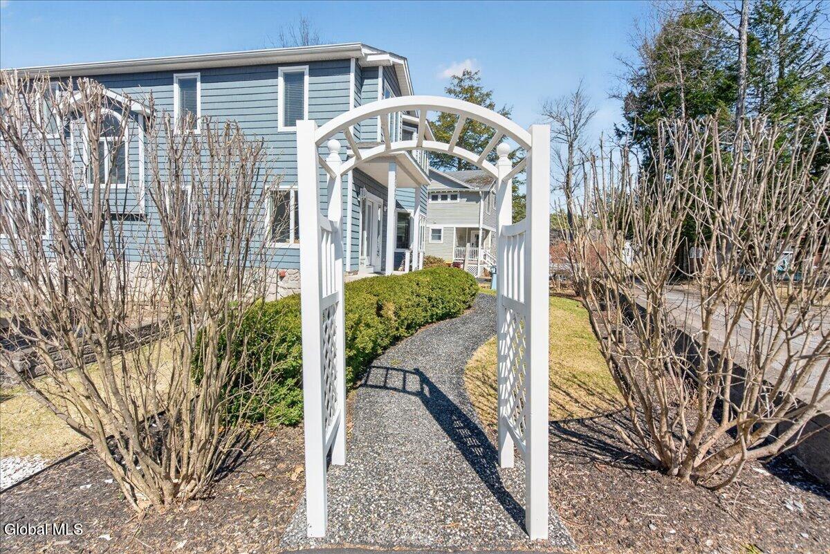 3043 E Shore South Road Hagaman NY 12086