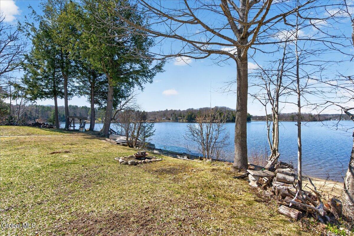 3043 E Shore South Road Hagaman NY 12086