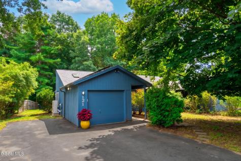 121 Arrow Wood Place Malta NY 12020