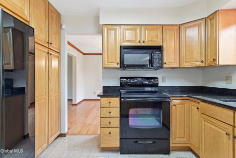 60 Surrey Mall Slingerlands NY 12159