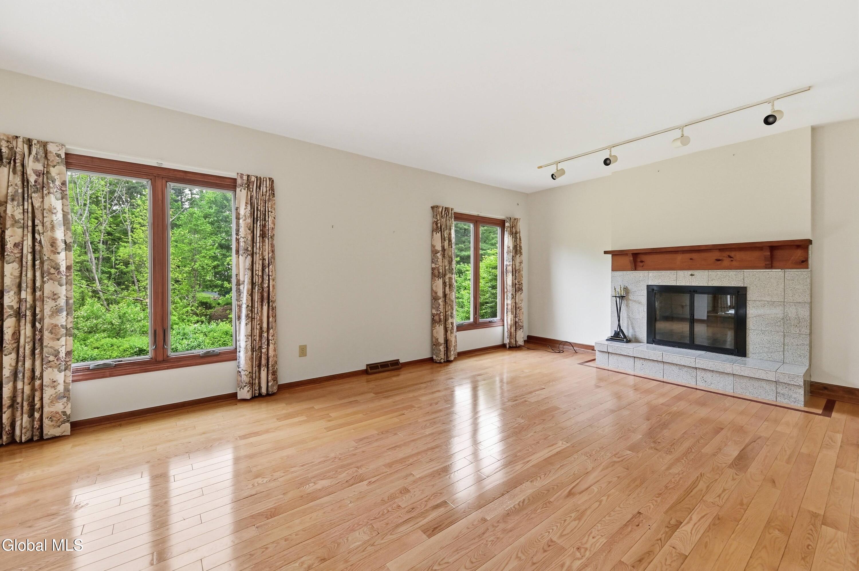 60 Surrey Mall Slingerlands NY 12159
