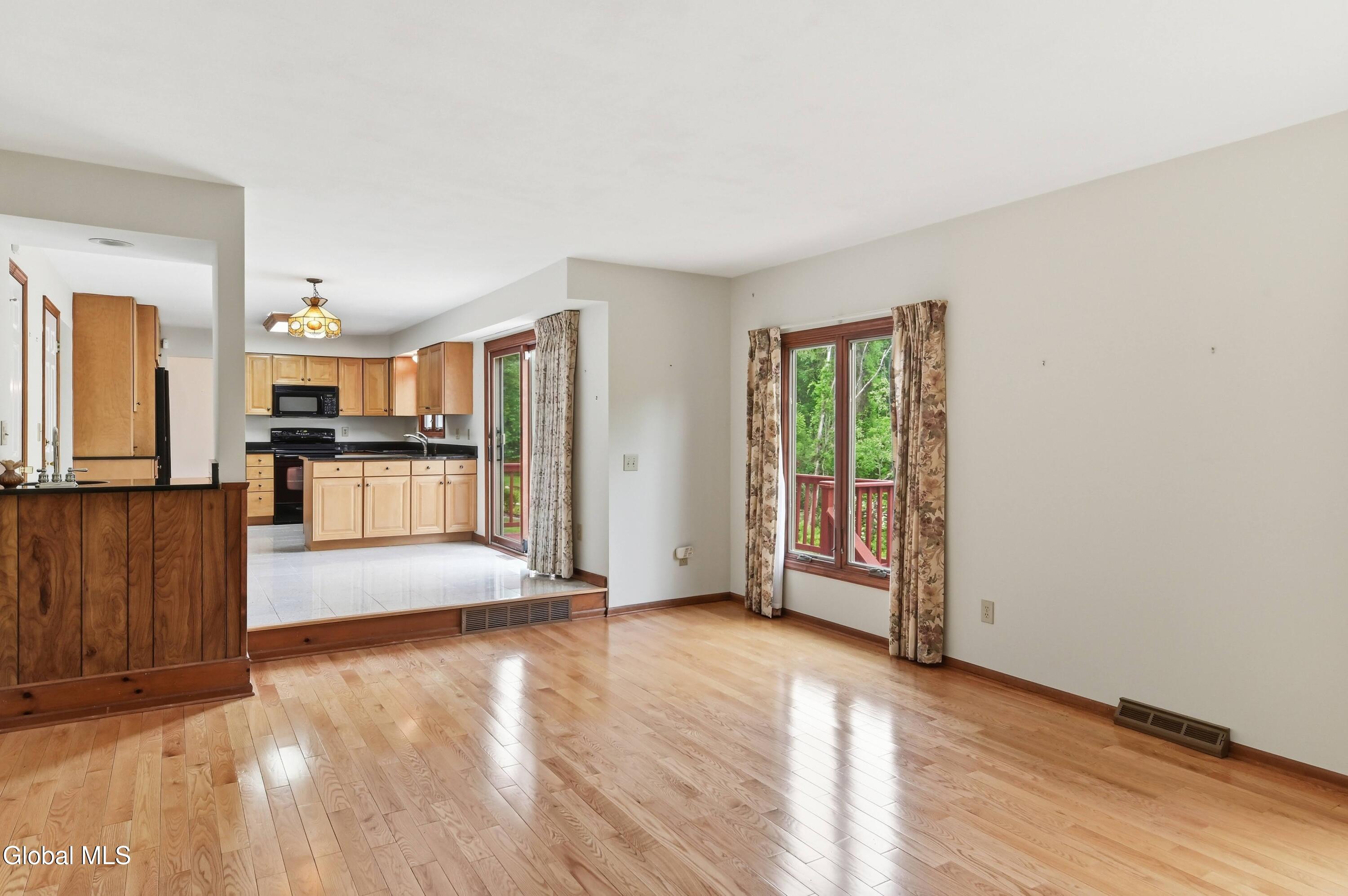 60 Surrey Mall Slingerlands NY 12159