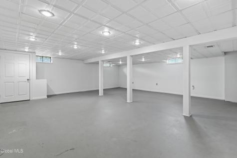 60 Surrey Mall Slingerlands NY 12159