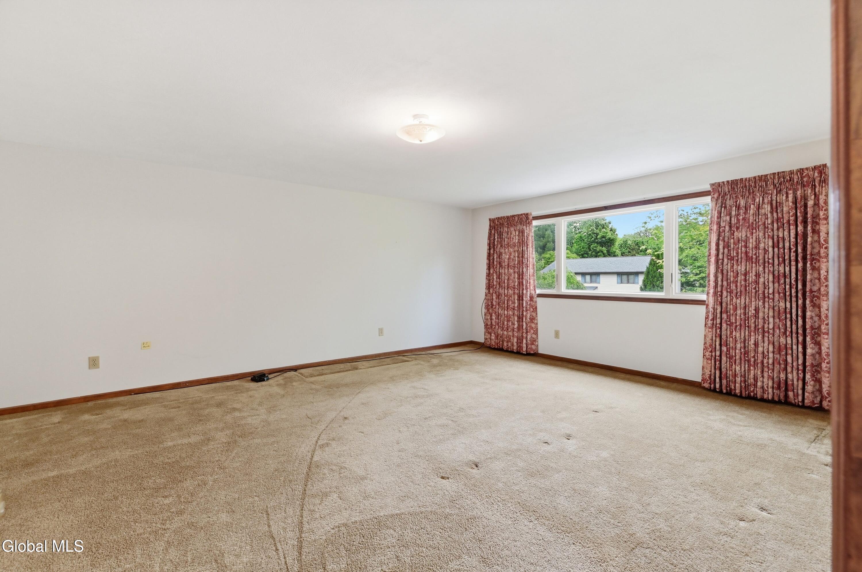 60 Surrey Mall Slingerlands NY 12159