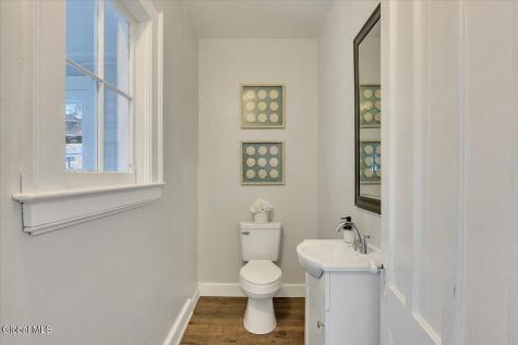 29 Vley Road Scotia NY 12302
