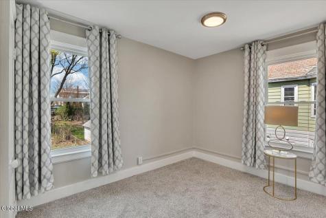 29 Vley Road Scotia NY 12302