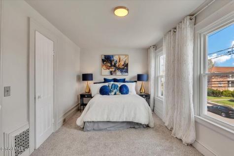 29 Vley Road Scotia NY 12302