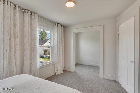 29 Vley Road Scotia NY 12302