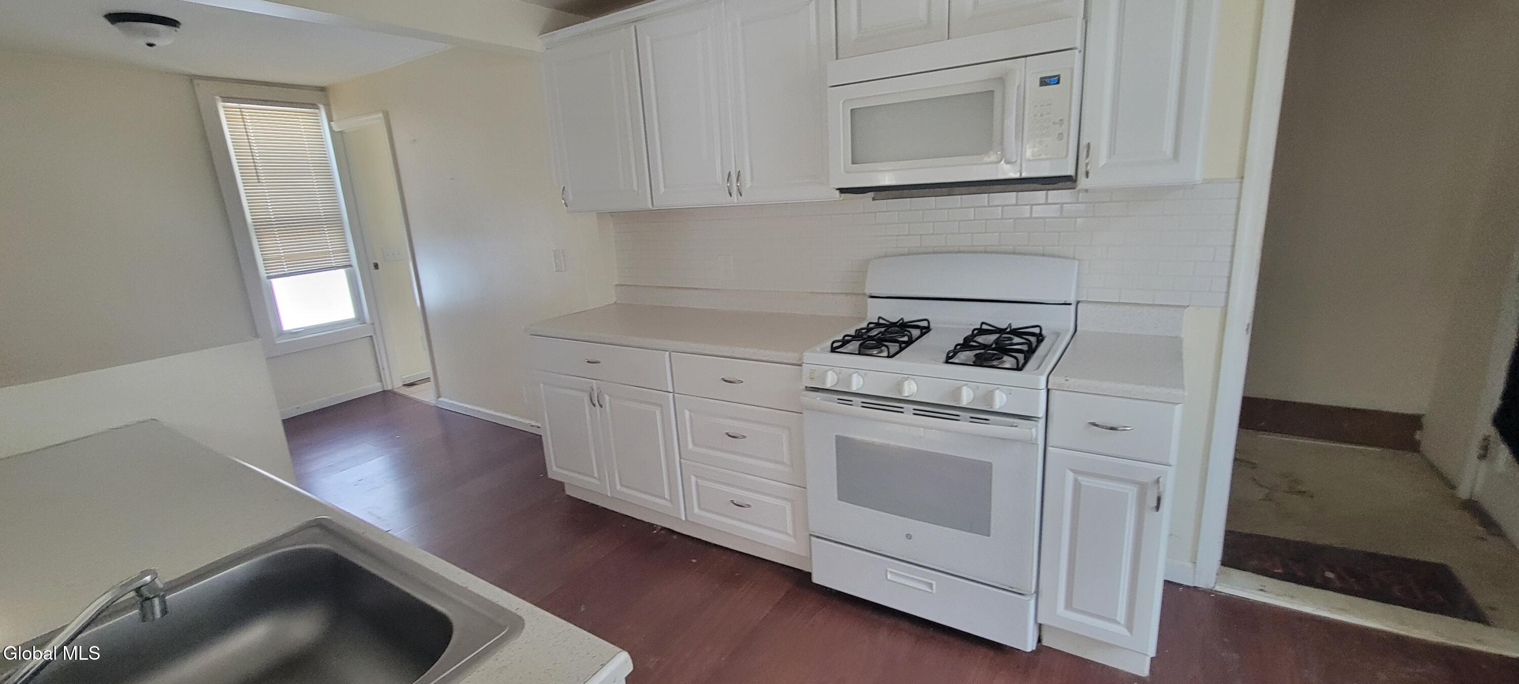 32 Walnut Street Gloversville NY 12078