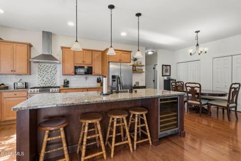 2 Elizabeth Court Clifton Park NY 12065