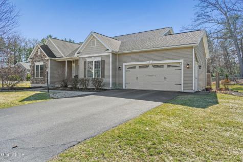 2 Elizabeth Court Clifton Park NY 12065