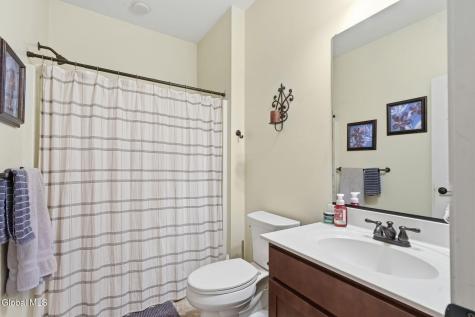 2 Elizabeth Court Clifton Park NY 12065