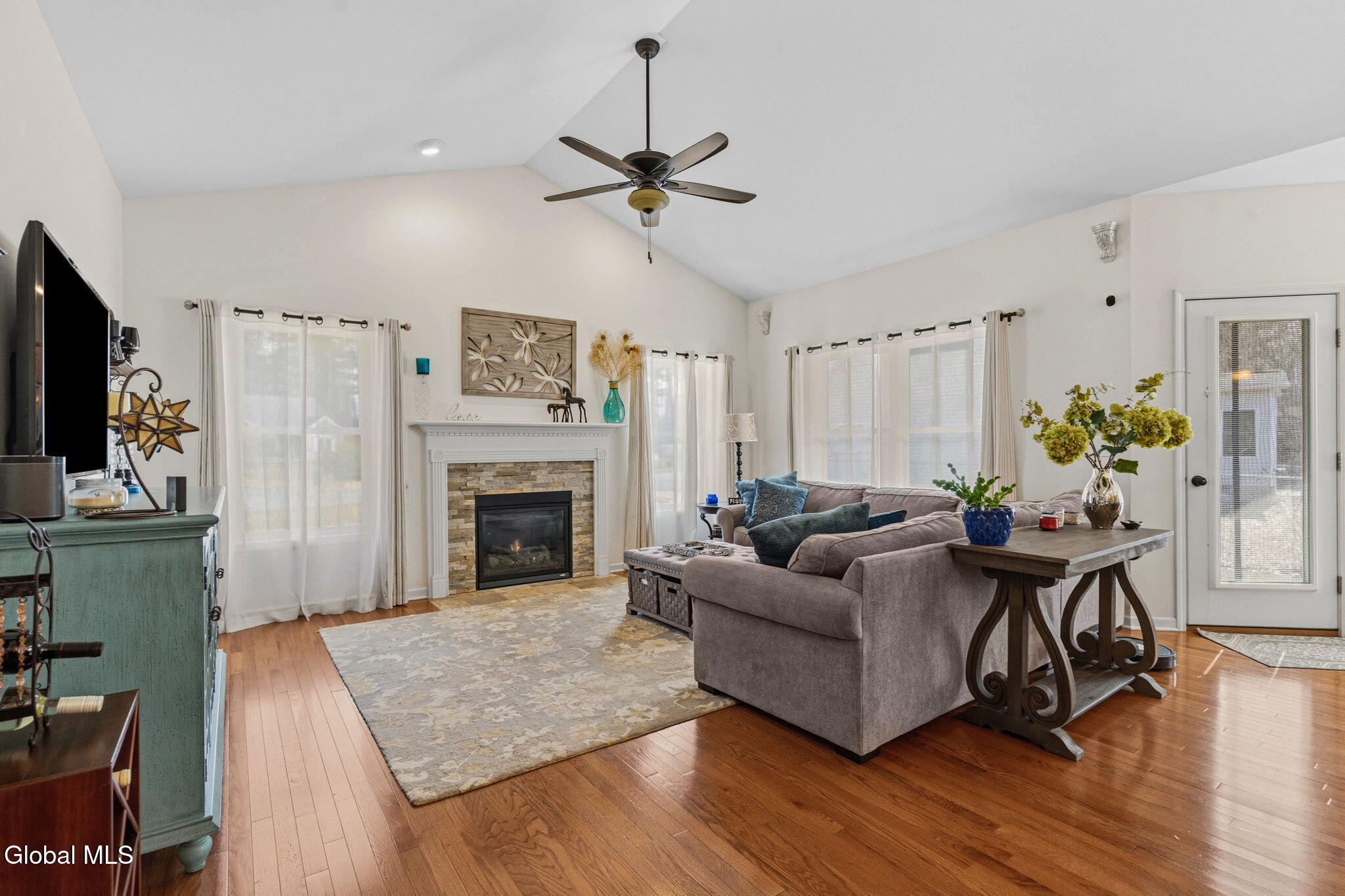 2 Elizabeth Court Clifton Park NY 12065