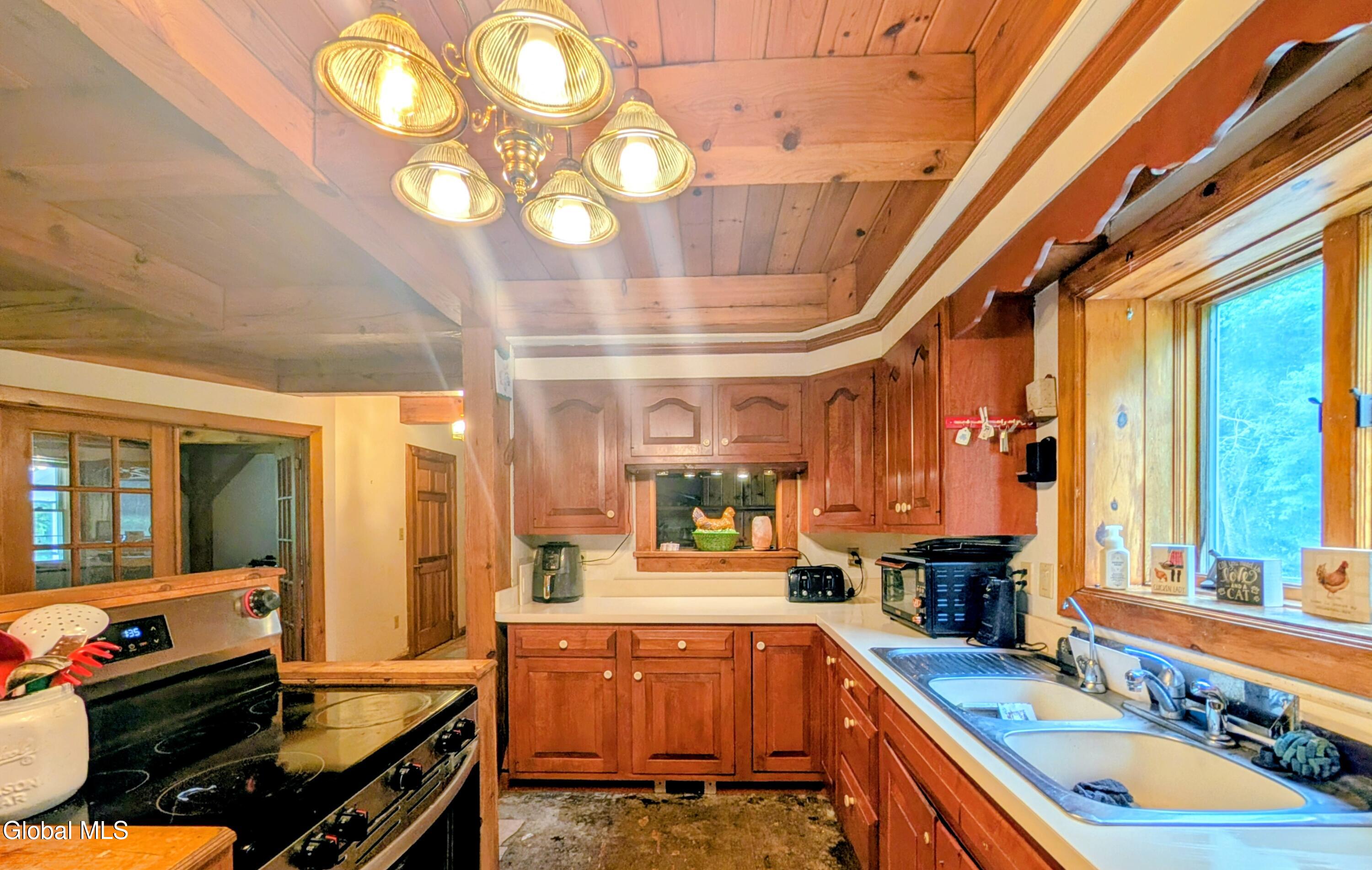 15 Mercurio Way Granville NY 12837