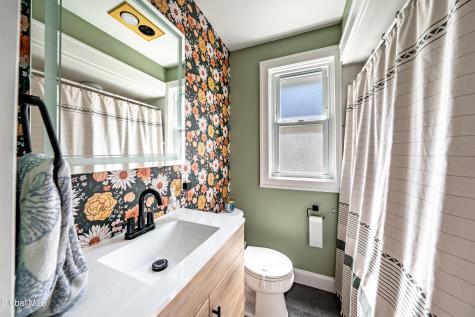 1154 Palmer Avenue Niskayuna NY 12309