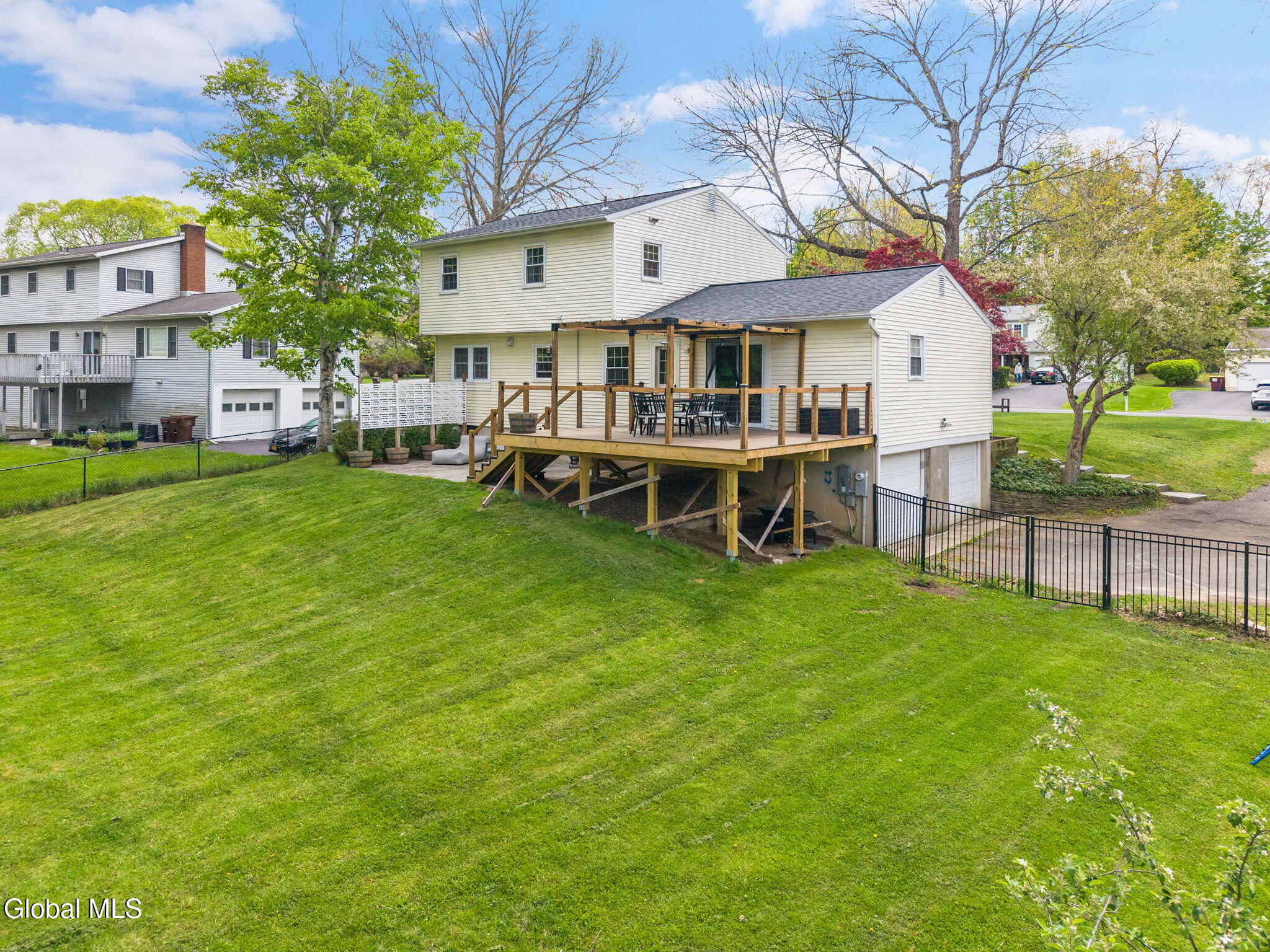 29 Surrey Mall Slingerlands NY 12159