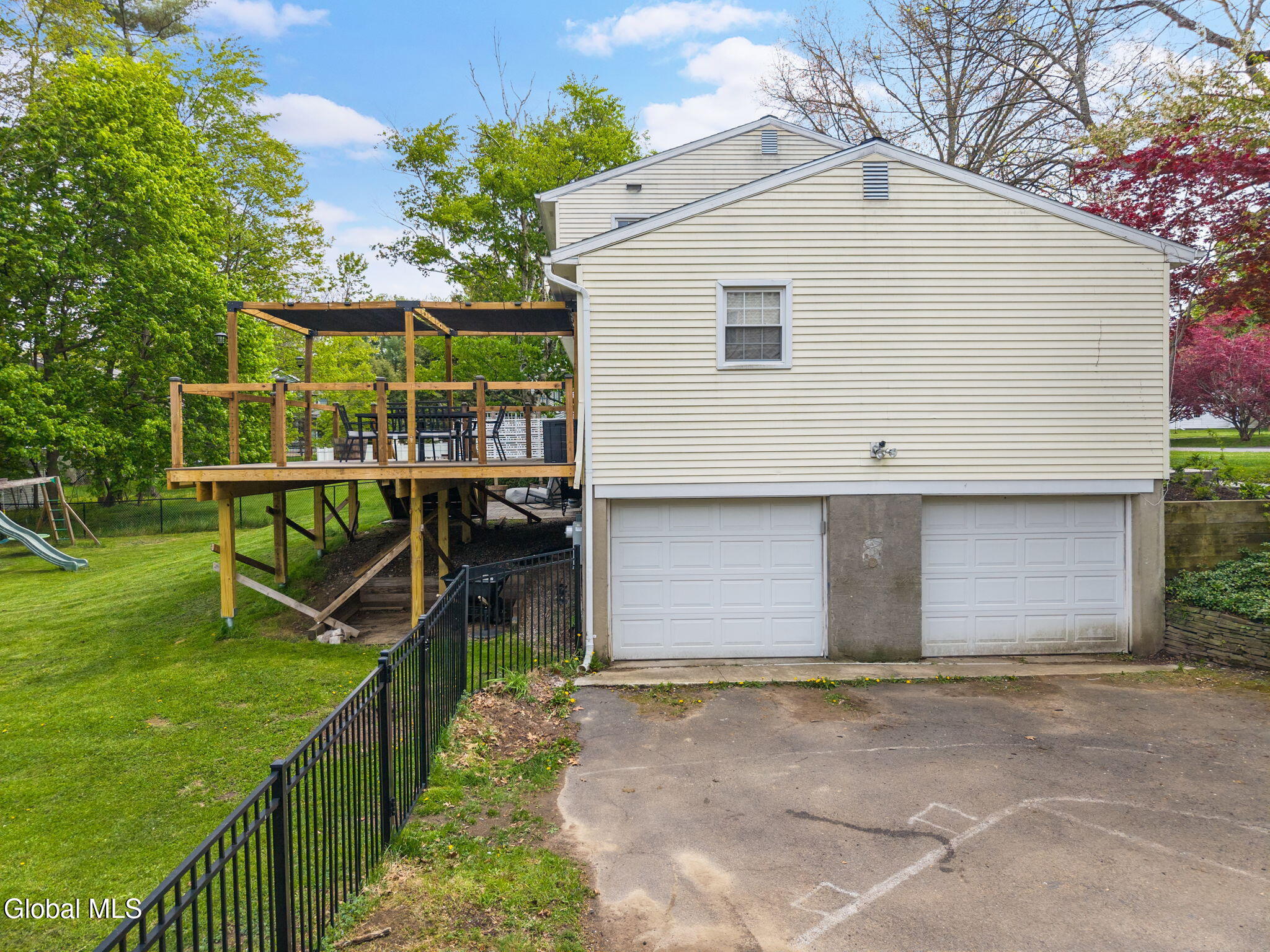 29 Surrey Mall Slingerlands NY 12159