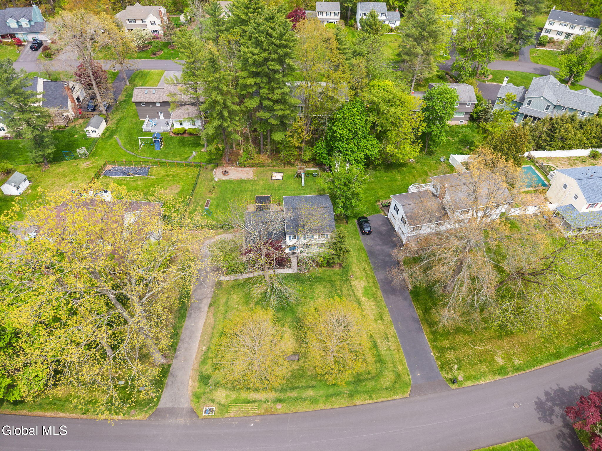 29 Surrey Mall Slingerlands NY 12159