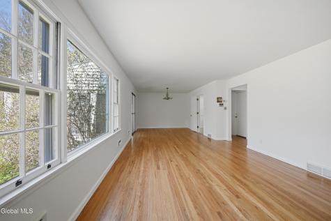 98 W Saint Stephens Lane Glenville NY 12302