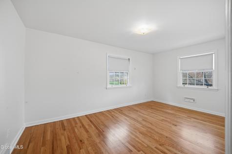 98 W Saint Stephens Lane Glenville NY 12302