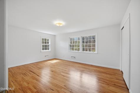 98 W Saint Stephens Lane Glenville NY 12302