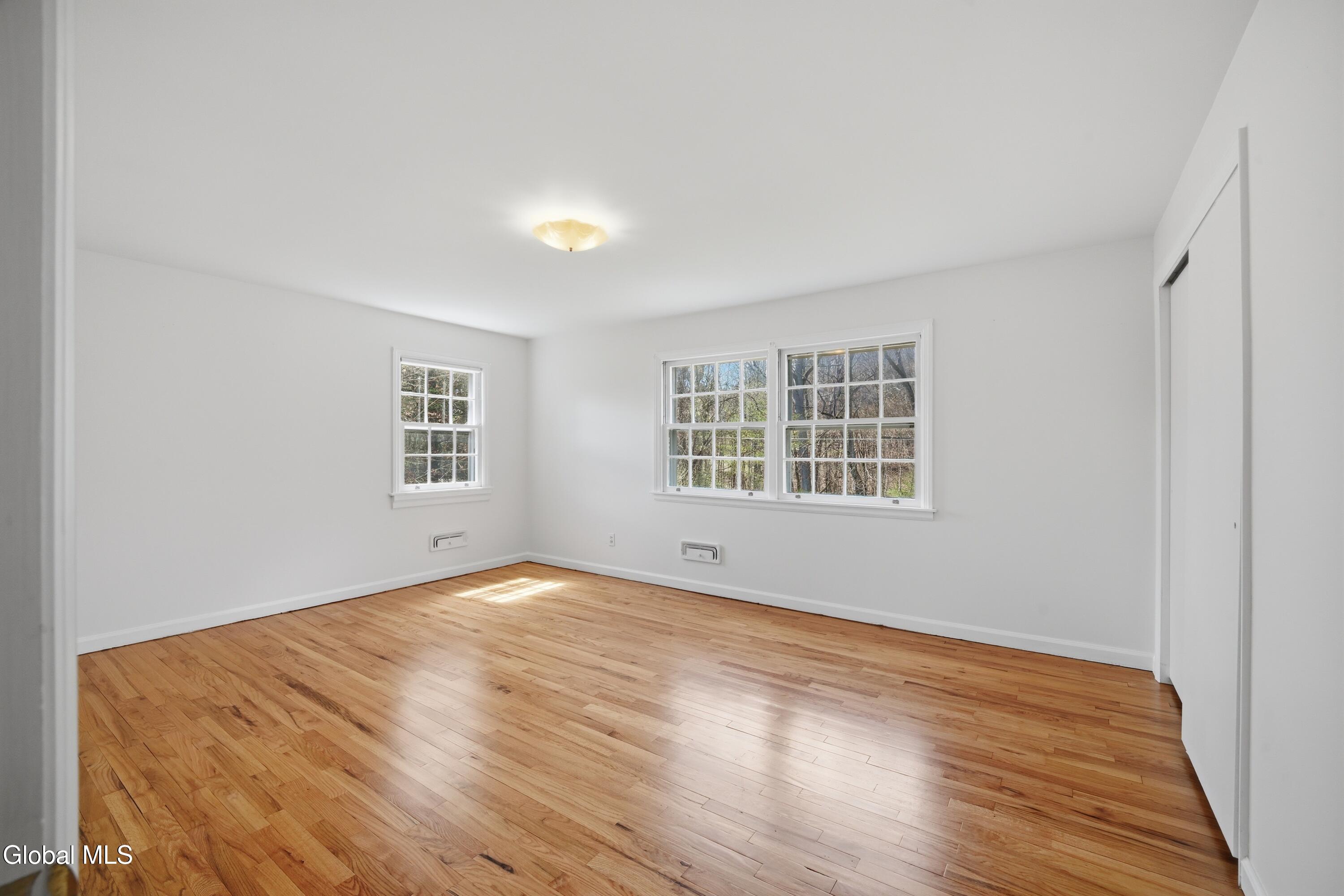 98 W Saint Stephens Lane Glenville NY 12302