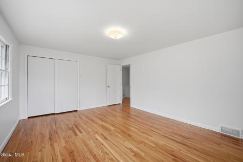 98 W Saint Stephens Lane Glenville NY 12302