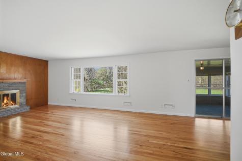 98 W Saint Stephens Lane Glenville NY 12302