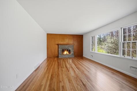 98 W Saint Stephens Lane Glenville NY 12302