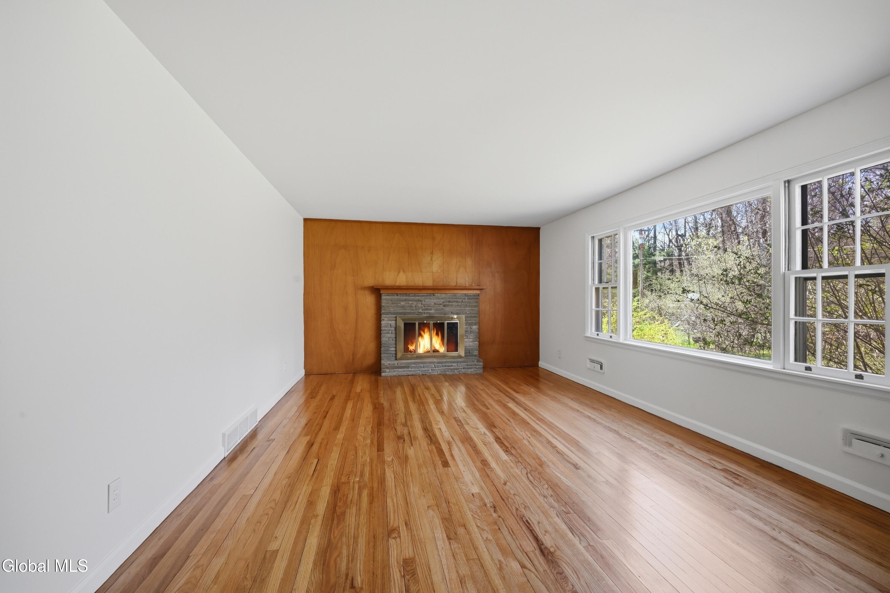 98 W Saint Stephens Lane Glenville NY 12302