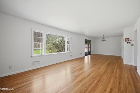 98 W Saint Stephens Lane Glenville NY 12302