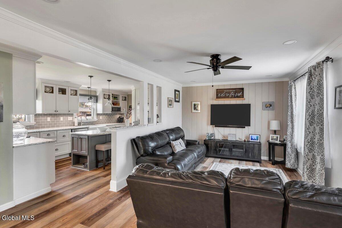 1022 Day Road Schenectady NY 12303