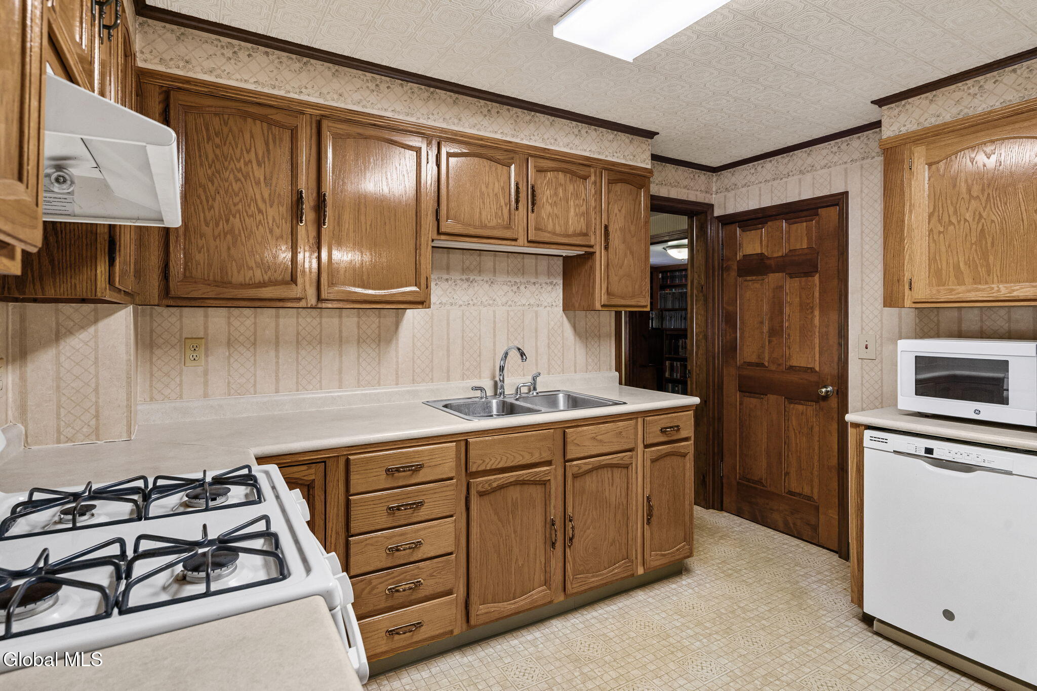 20 Slingerland Avenue Clarksville NY 12041