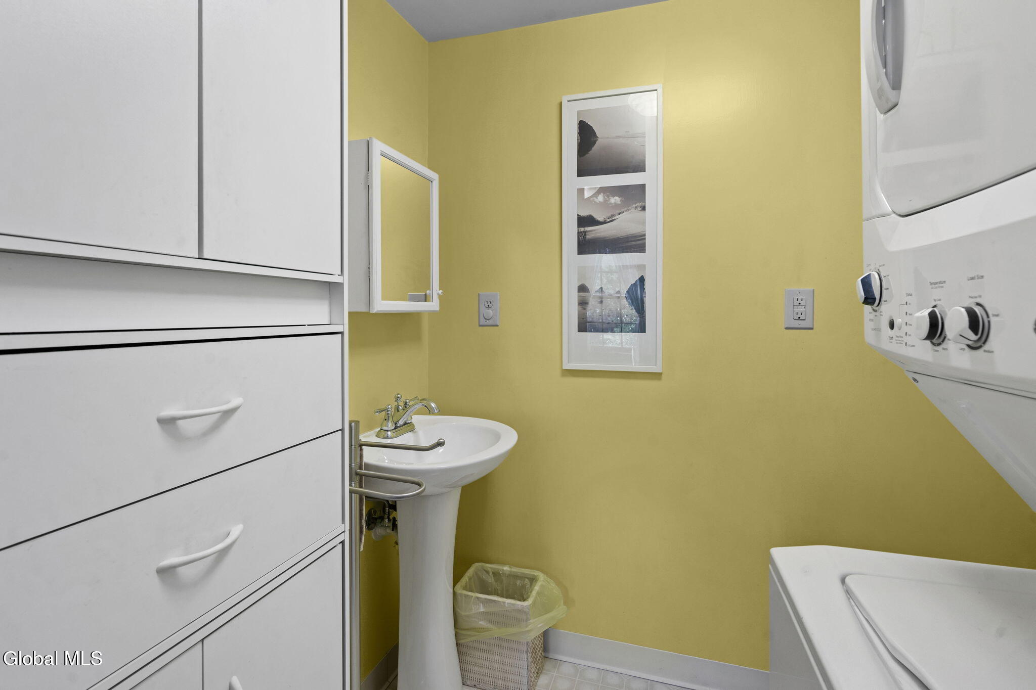 20 Slingerland Avenue Clarksville NY 12041