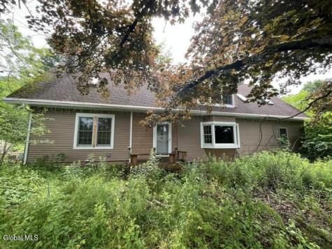 12 Brackwyck Drive Rensselaer NY 12144