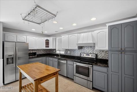 23 Victoria Way Albany NY 12209