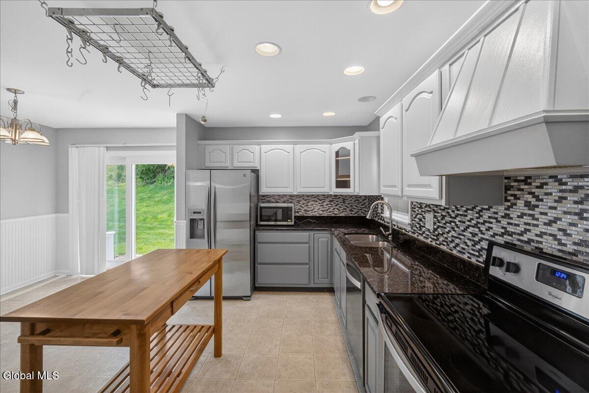 23 Victoria Way Albany NY 12209