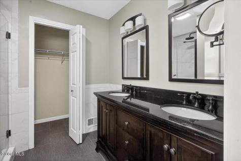 23 Victoria Way Albany NY 12209