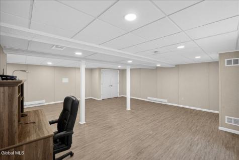 23 Victoria Way Albany NY 12209